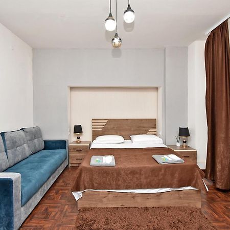 S A Guest House Yerevan Bagian luar foto